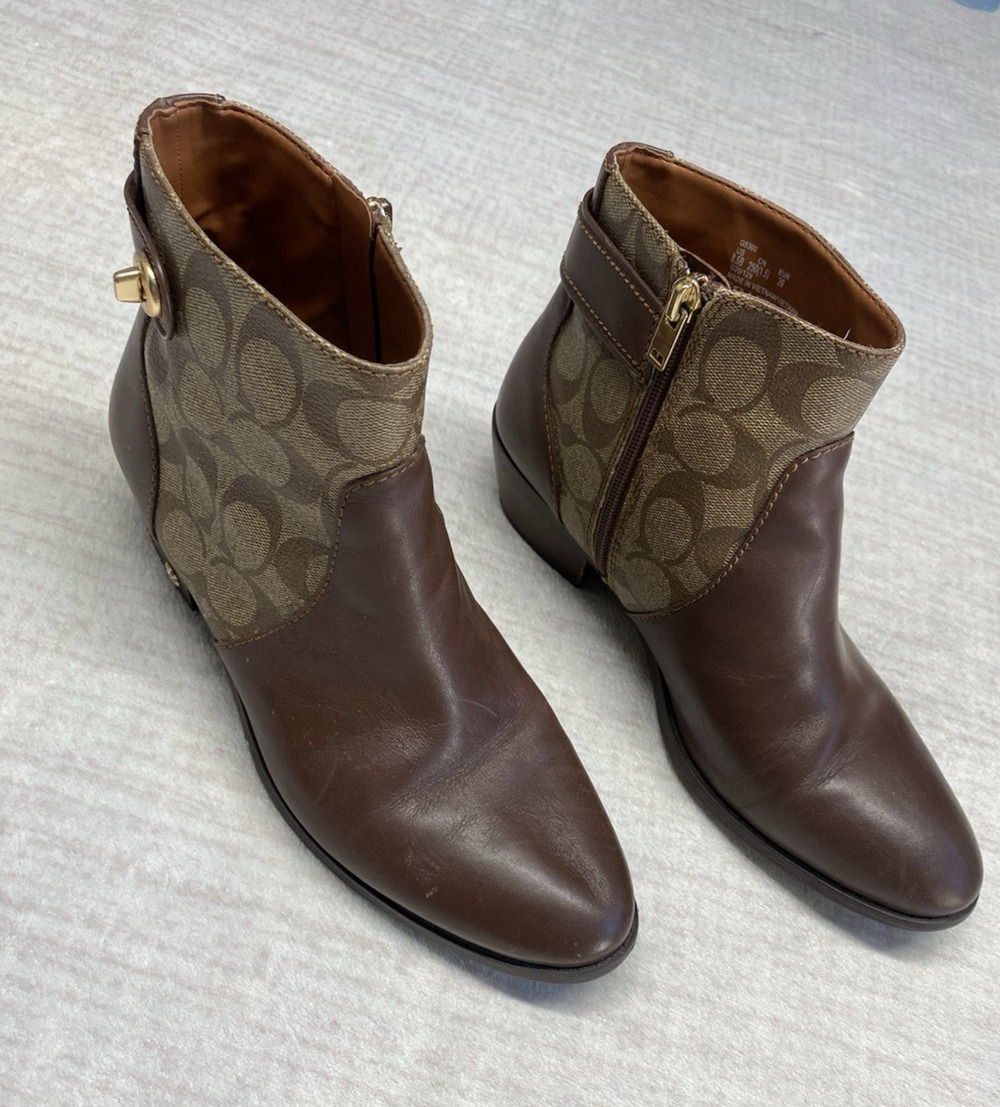 Coach Brown Boots Womens Size 8.5 Brown Low Heel Leather Monogramed Bootie